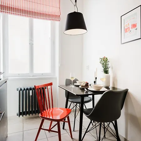 Days - One-bedroom With Netflix And Workspace With Imac In New Town Διαμέρισμα *