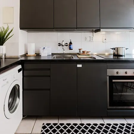 Days - One-bedroom With Netflix And Workspace With Imac In New Town *