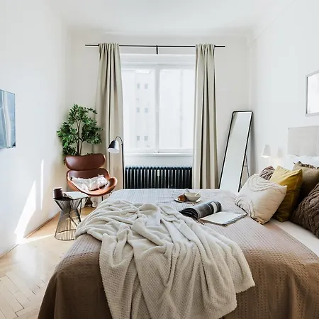 Days - 1bdr - Workspace - Netflix - New Town * Praga