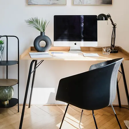 Days - 1bdr - Workspace - Netflix - New Town Apartamento