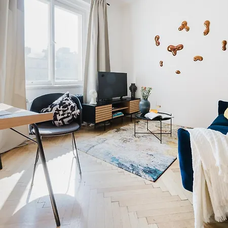 Days - 1bdr - Workspace - Netflix - New Town Apartamento Praga