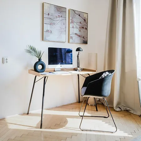 Days - One-bedroom With Netflix And Workspace With Imac In New Town *