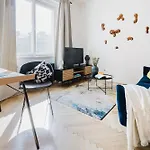 Days - One-bedroom With Netflix And Workspace With Imac In New Town Apartmán Praha
