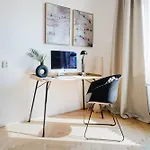 Days - One-bedroom With Netflix And Workspace With Imac In New Town *
